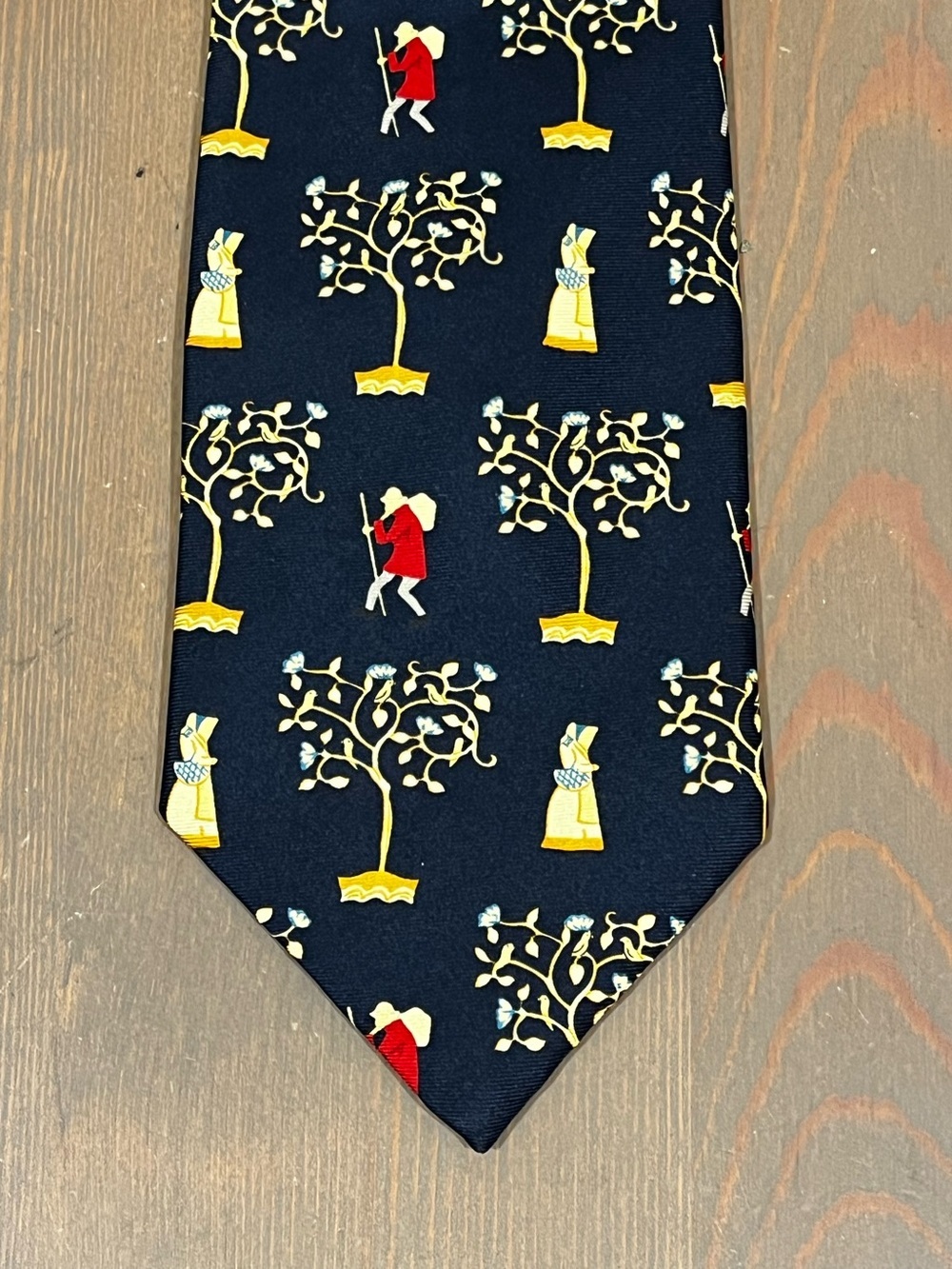 V&A Victoria & Albert Musuem London 100% Silk Tie  Folk Art Tree People Print